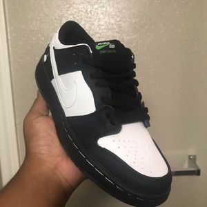 Nike SB Panda Pigeon